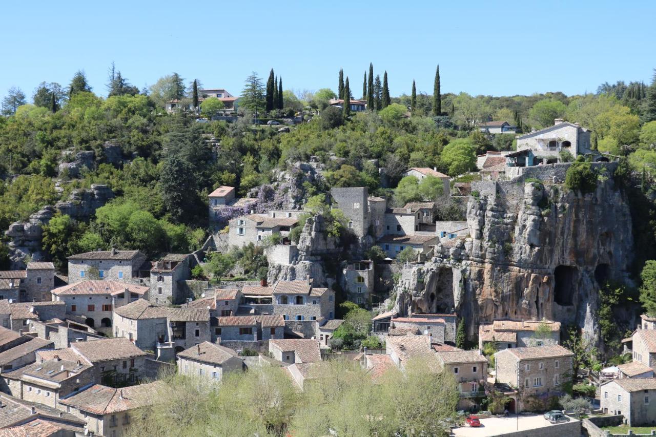 Maison Des Bourgades Saint-Julien-de-Peyrolas Buitenkant foto